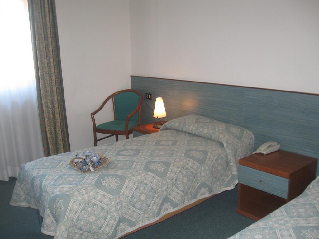 Albergo Del Turista Vernasca Chambre photo